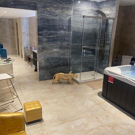 Golden Junior - Jacuzzi Daire Rouen Dış mekan fotoğraf